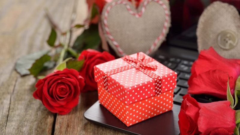 Unique and Exciting Valentine Gifts That You Can Choose !!