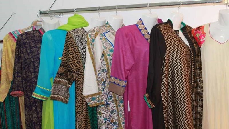 Choose Your Optimistic Look With Alluring Pakistani Clothes Collection